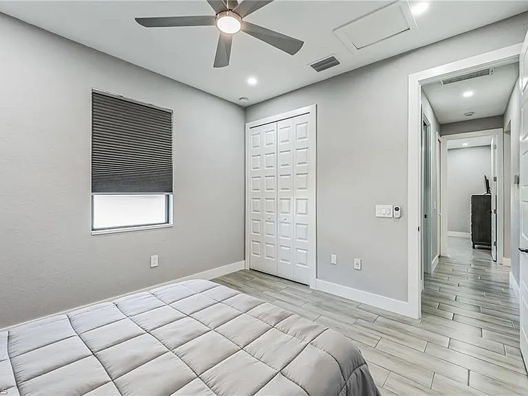 4618 Catalina Ln — Photo 25