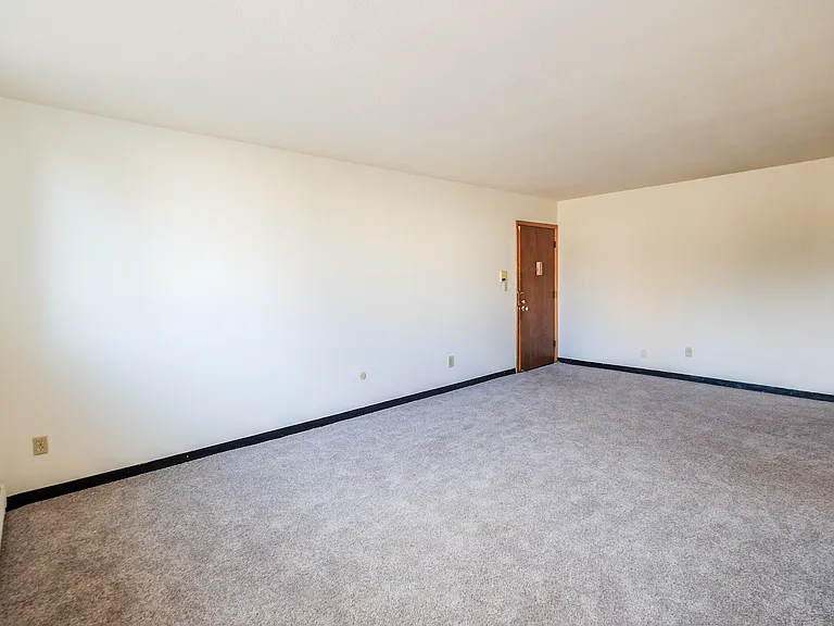 Randolph Apartments — Photo 10