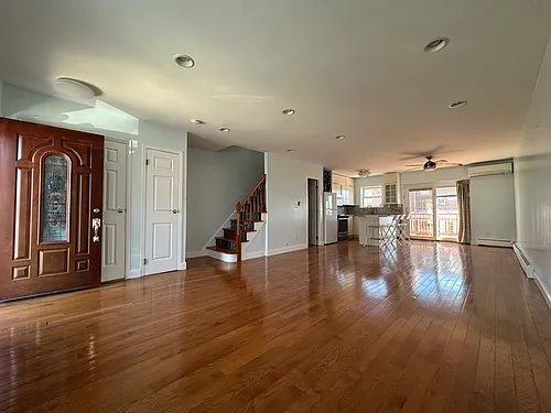 904 Dean Ave Photo 1
