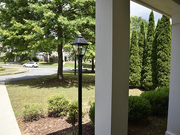 5th image of 2951 Ivy Rose Ln