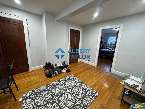 8 Mount Ida St, Newton, MA