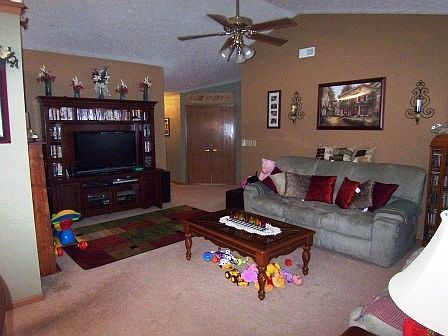 4th image of 214 S Brookfield Dr