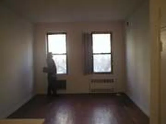 Rented by Eric Goodman Realty Corp | media 17