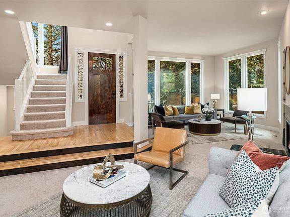 5th image of 4600 Green Lake Way N