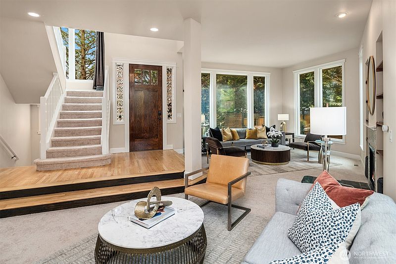 5th image of 4600 Green Lake Way N