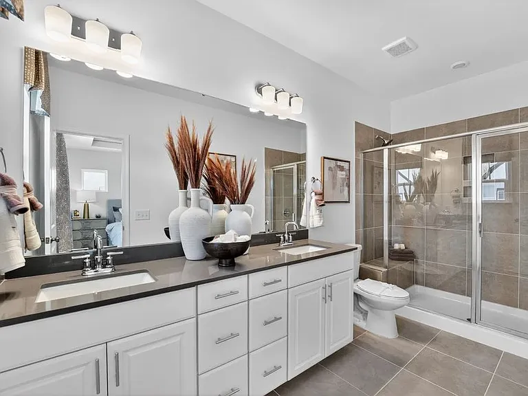 543 Silver Star Blvd — Photo 8