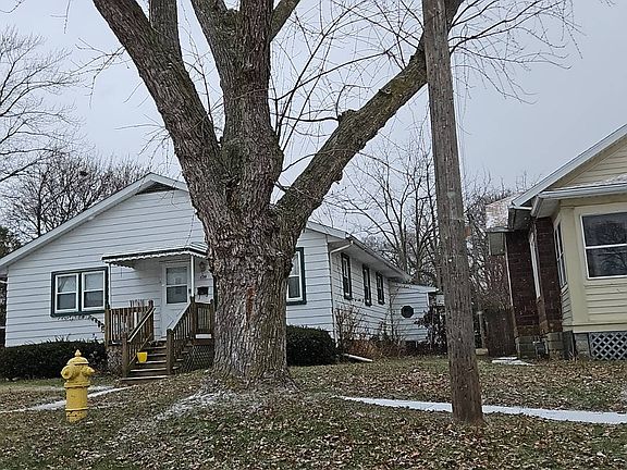 2nd image of 699 E 7th St