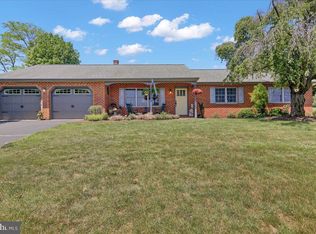 1475 Conestoga View Dr, East Earl, PA 17519