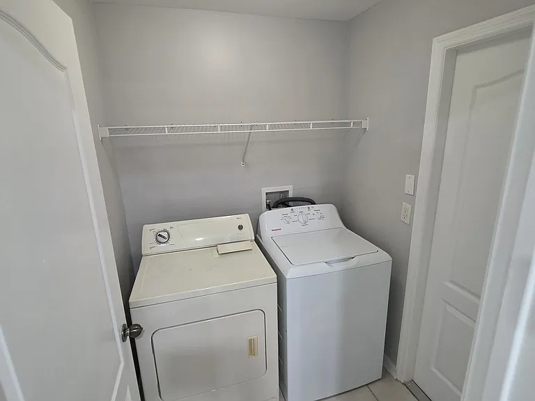 4231 E Gator Cir — Photo 2