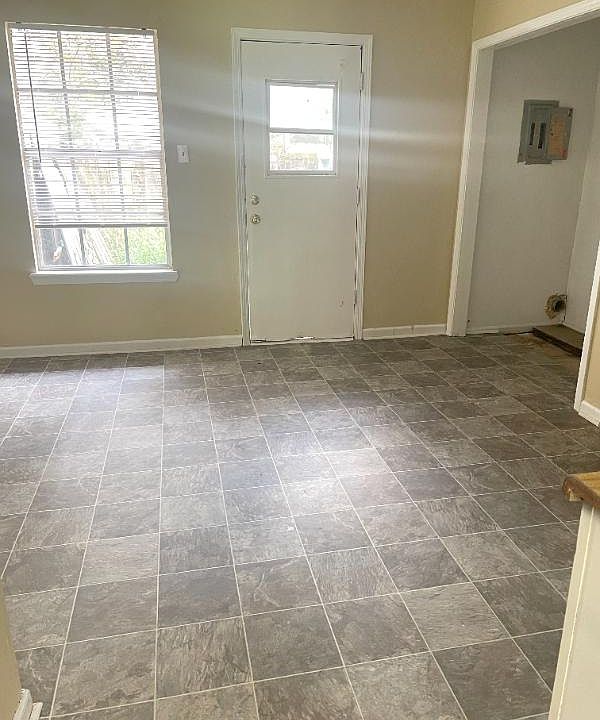 2nd image of 104 Tara Dr #B