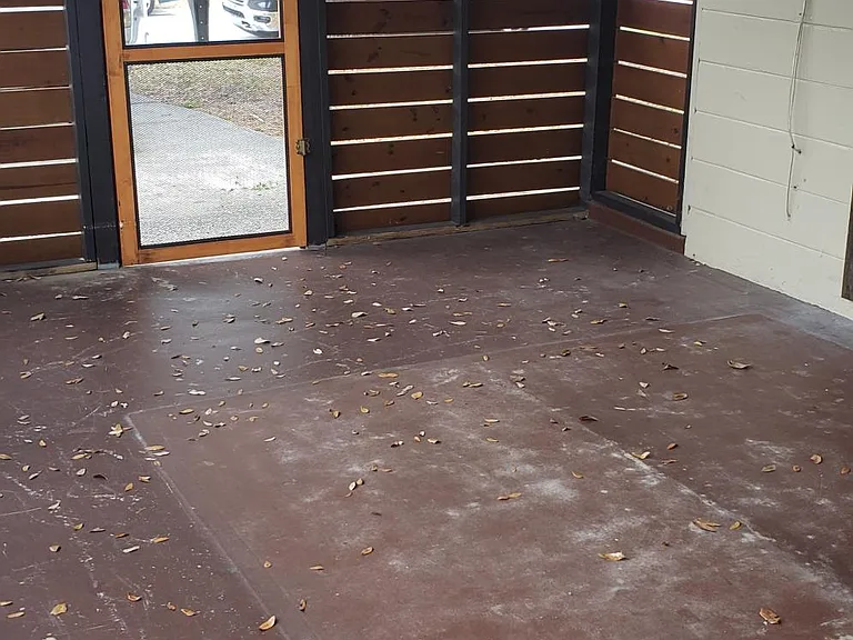 Screened in area