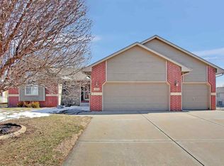 3212 N Lake Ridge St, Wichita, KS 67205