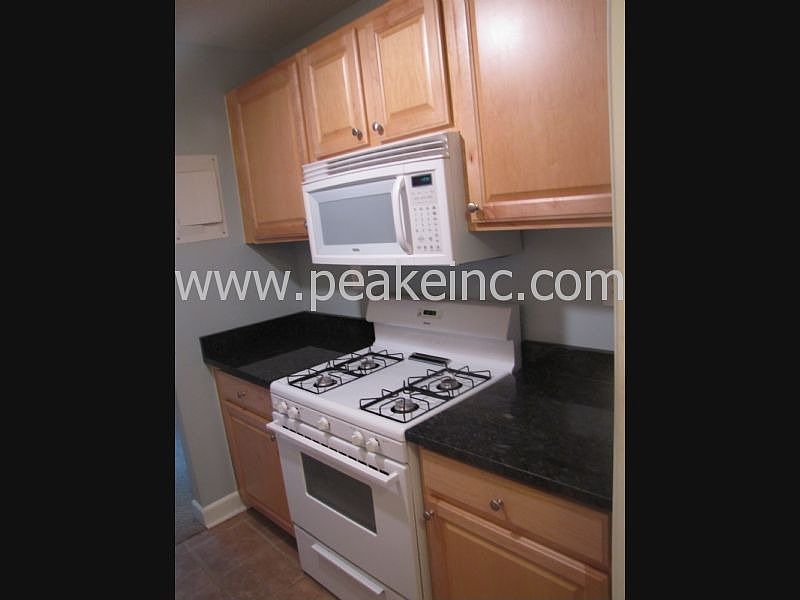 Kitchen pic 1