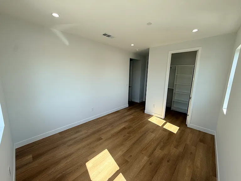 3555 E Green St — Photo 7