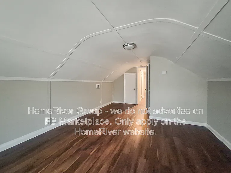644 Kent St — Photo 13