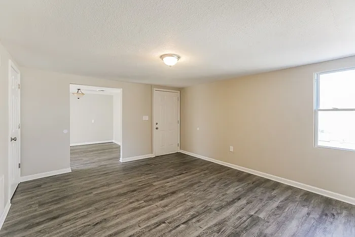 4 bed, 2.0 bath, 1246 sqft, $1,645 — Photo 3