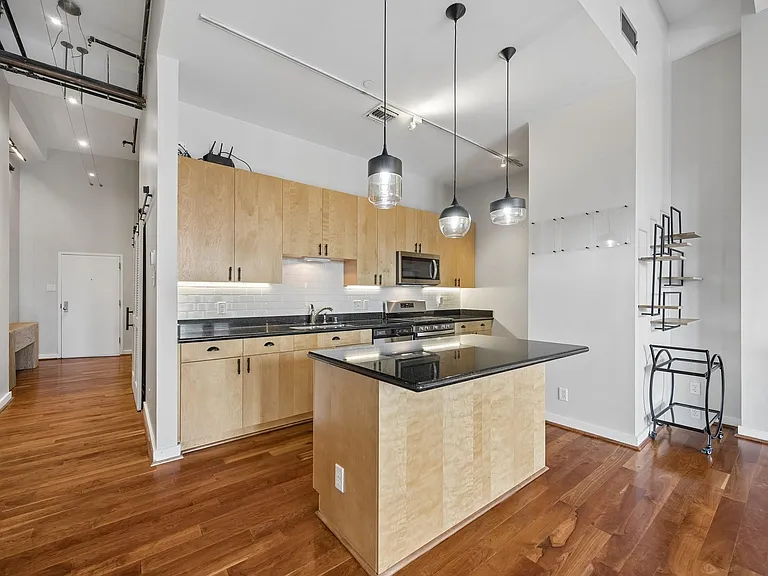 915 Franklin St #2L — Photo 17