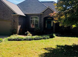 366 Roark Branch Dr, Reeds Spring, MO 65737
