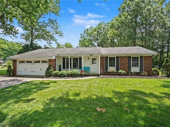 1403 Whippoorwill Trl, Stow, OH 44224
