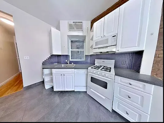 Rented by Bond New York | media 20