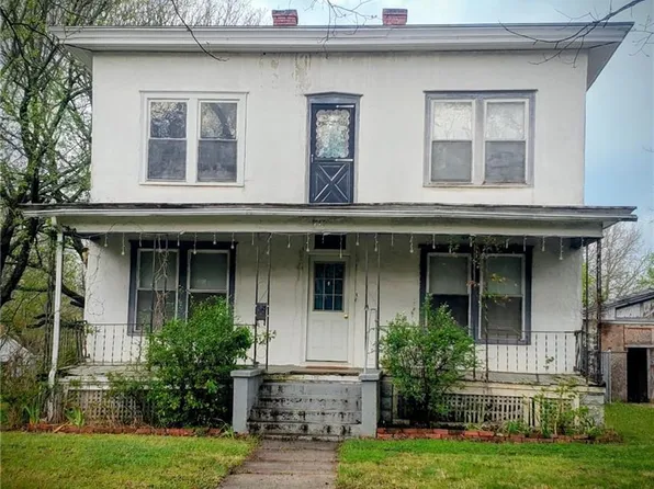 719 S 6th St, Independence, KS 67301