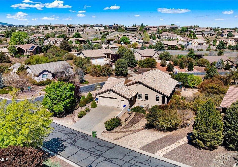 1st image of 733 Pinon Oak Dr