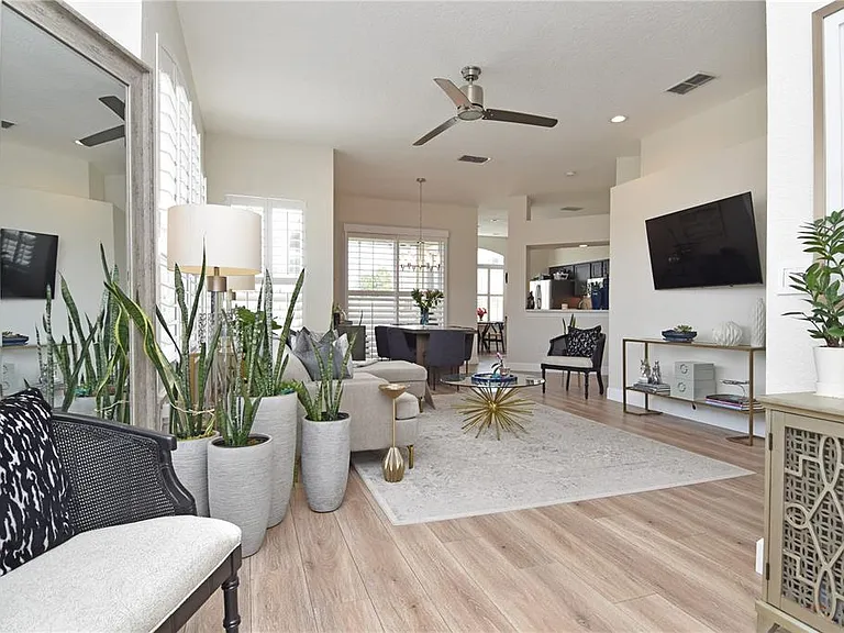 6919 Della Dr #32 — Photo 2