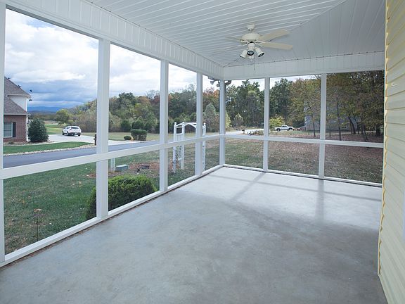 Screened porch- mtn views
