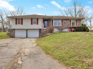 1333 SW 20th St, Blue Springs, MO 64015