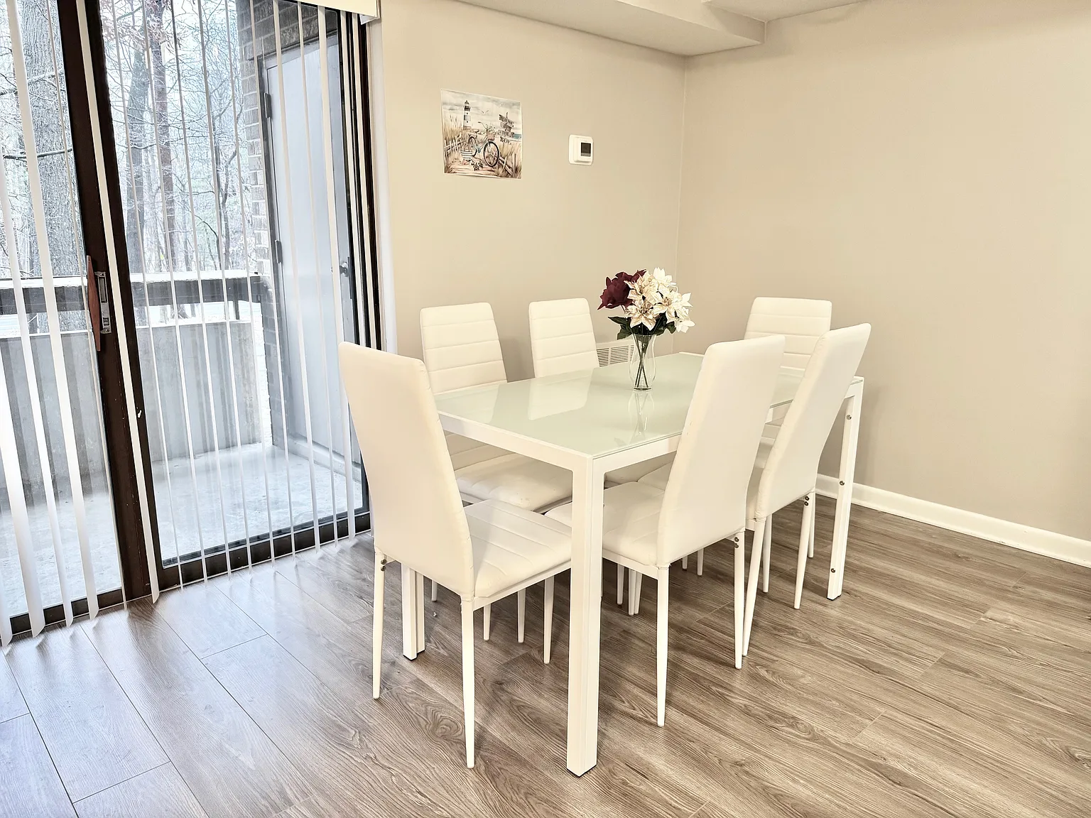 3 bed, 1004 sqft, $2,600 — Photo 3