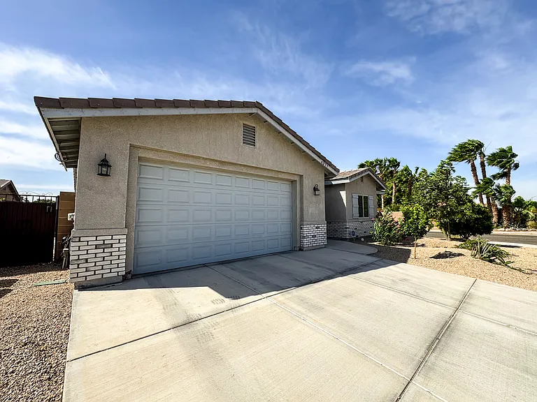 4377 W 16th Ln — Photo 35