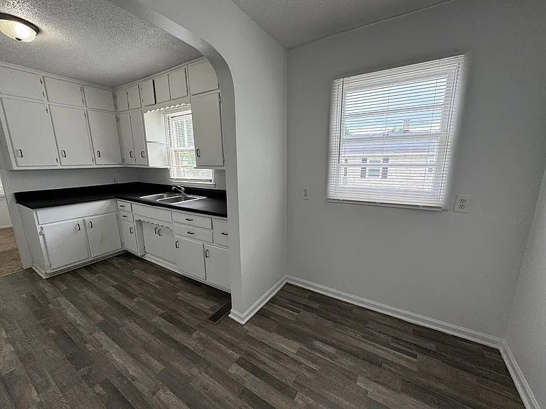 1088 S Morgantown Rd — Photo 11