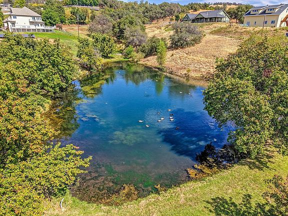 4th image of 2280 Country Ln