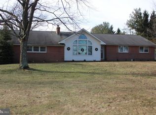 234 Twin Oaks Dr, Perkasie, PA 18944
