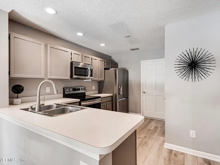 12381 Apple Leaf Dr — Photo 11