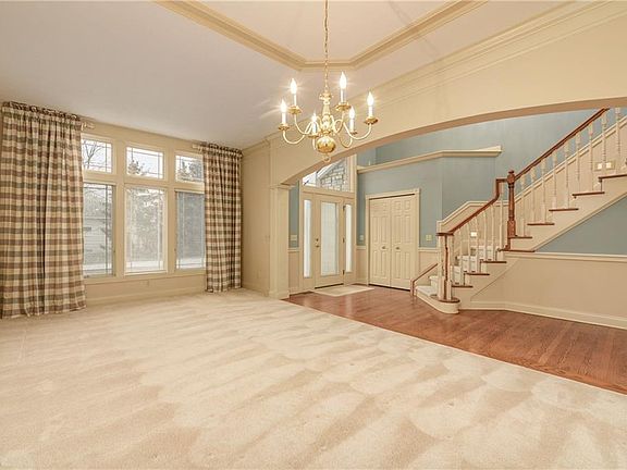 5th image of 30974 Walden Dr