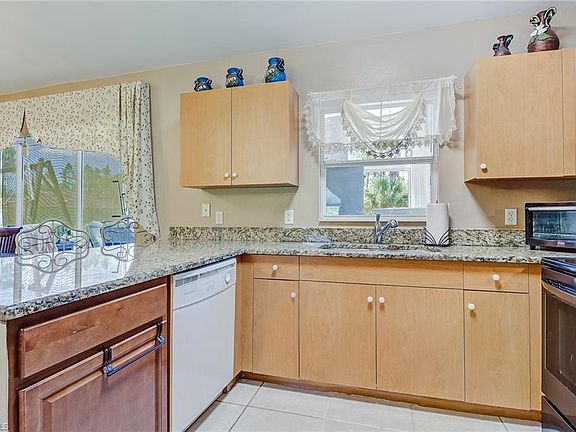 5th image of 3610 35th Ave NE