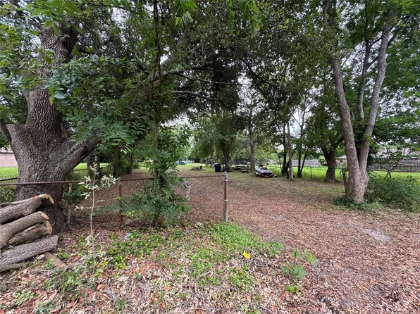 318 2nd Ave N, Texas City, TX 77590
