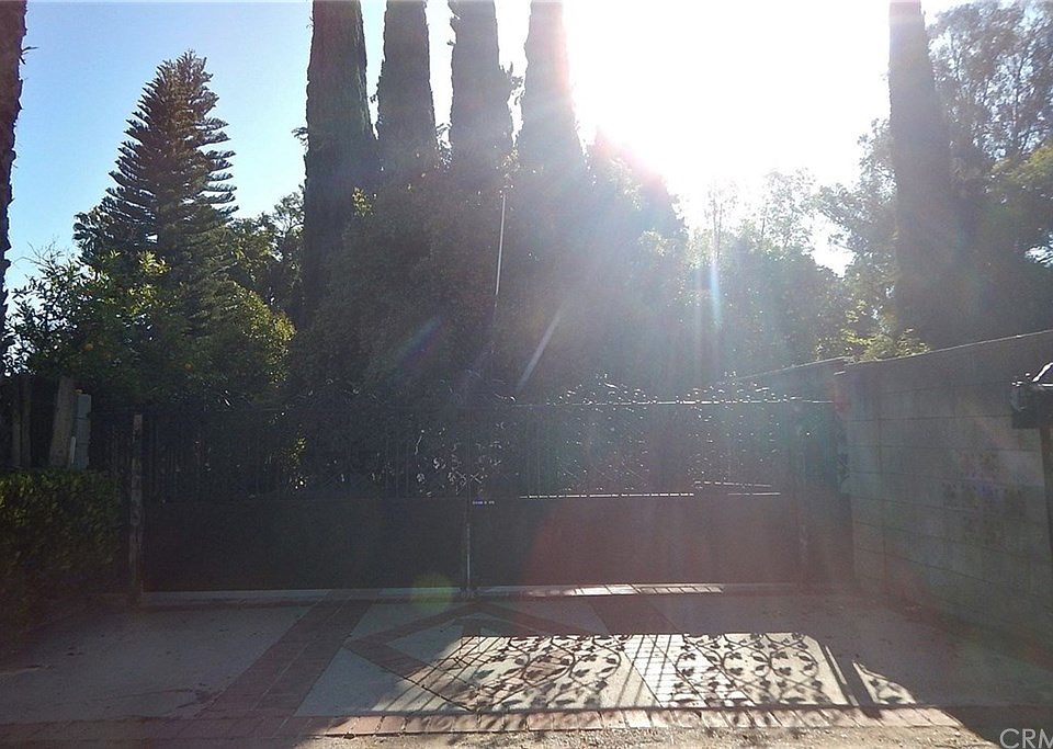 2nd image of 4910 Libbit Ave