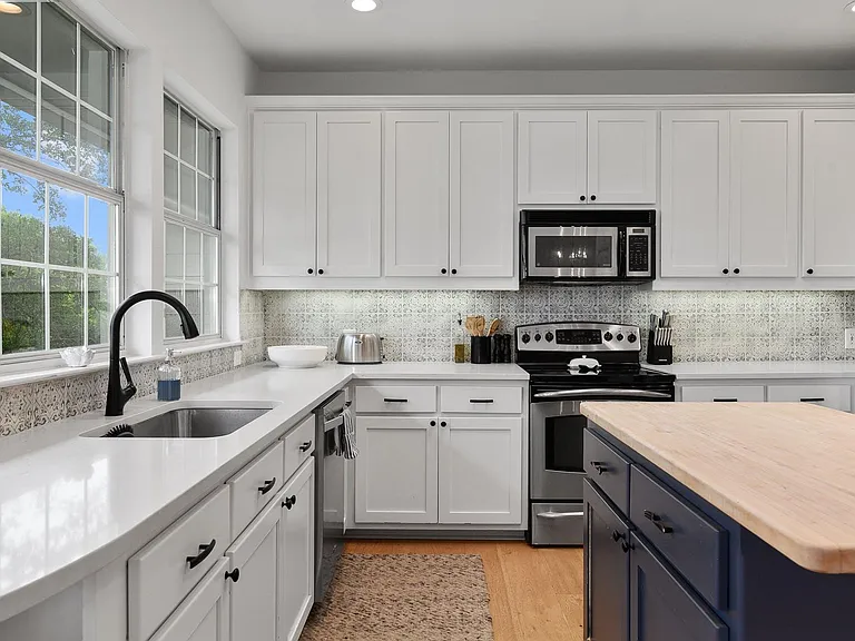 5224 McCormick Mountain Dr — Photo 18