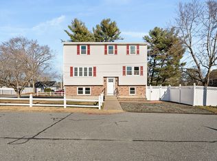 16 Pines Rd, Billerica, MA 01821