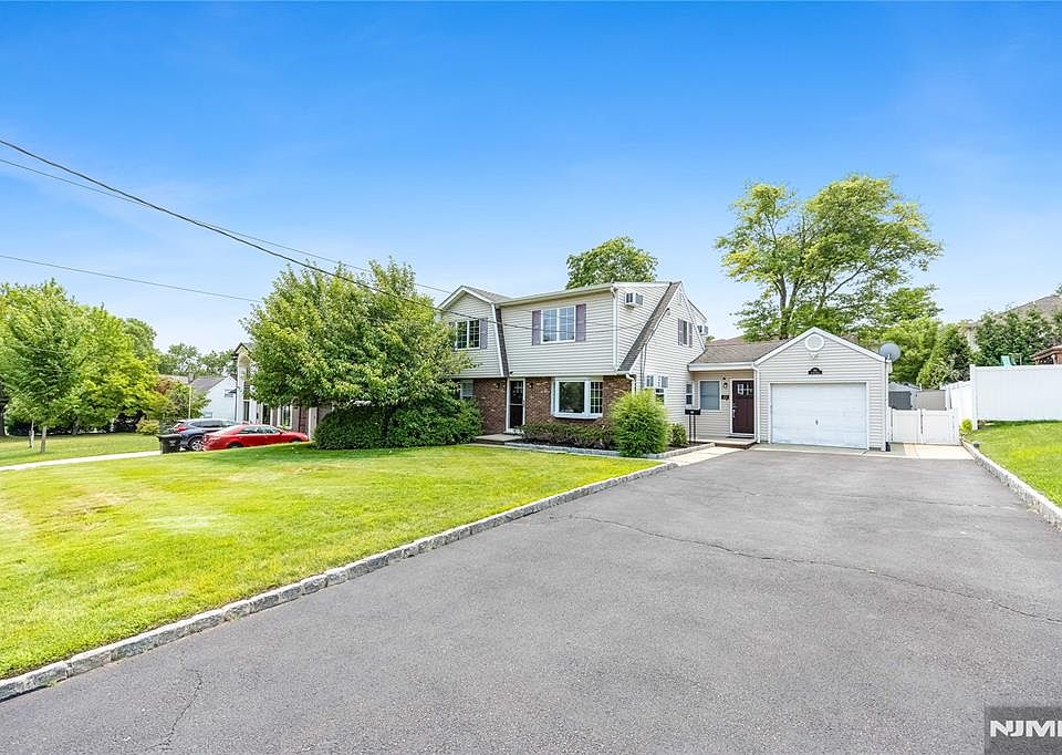 1st image of 182 Coombs Dr