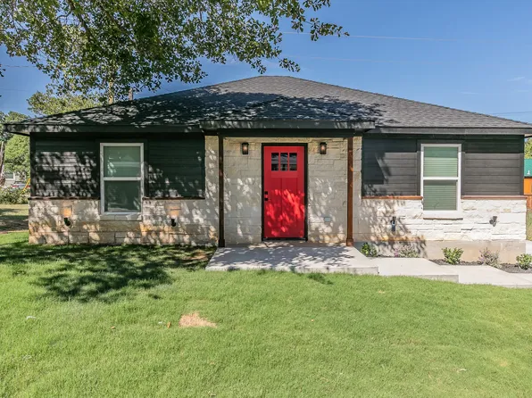 105 Red Oak St, Alvarado, TX 76009