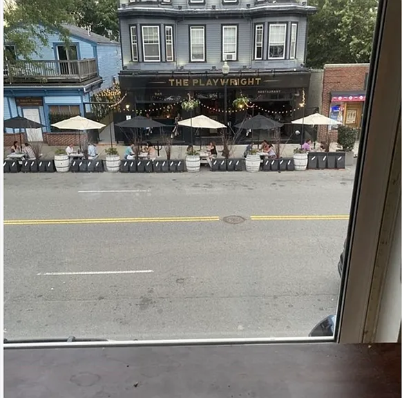 E Broadway — Photo 12