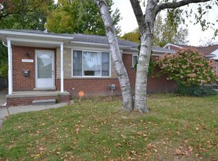 26207 Harmon St, Saint Clair Shores, MI 48081