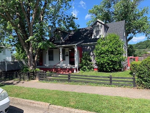 2nd image of 1945 Forest Ave