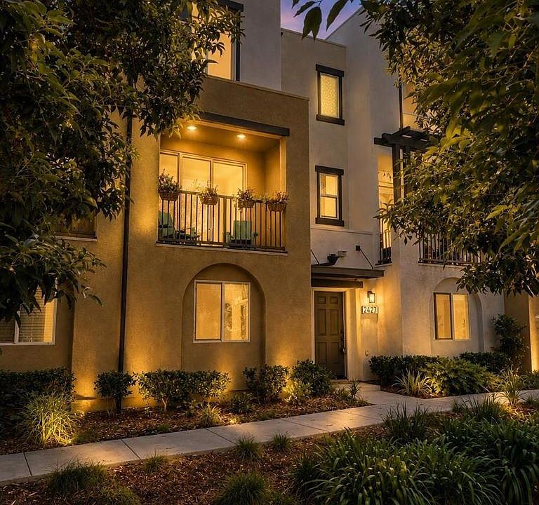 1st image of 2427 Verano Way