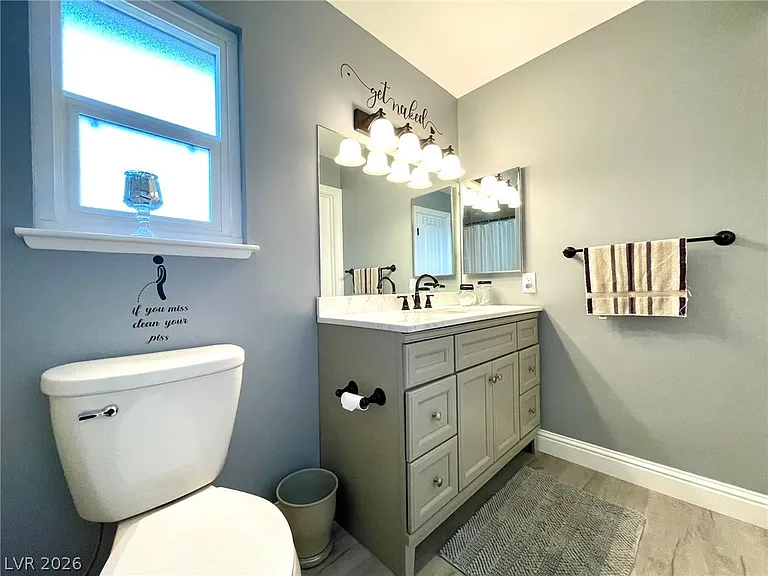2246 Windsor Dr — Photo 40