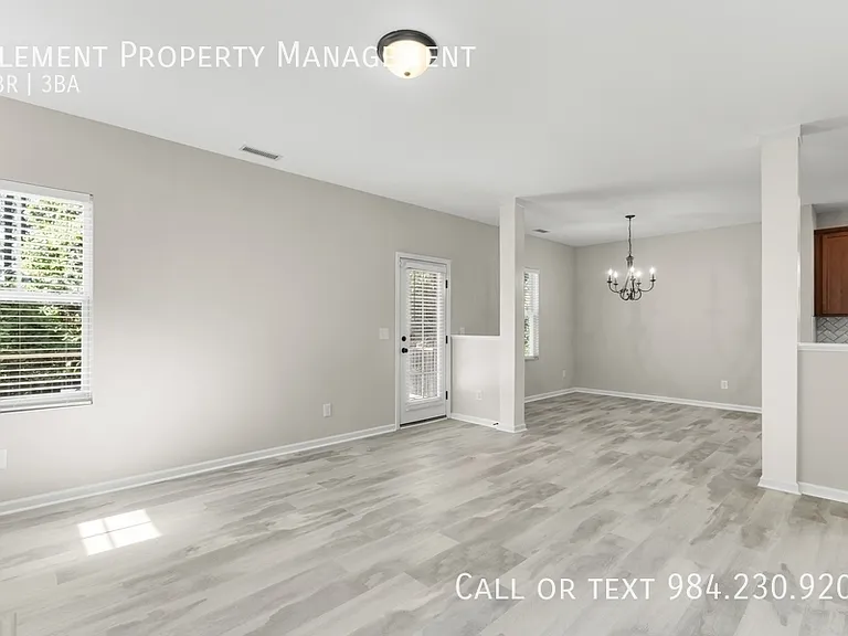 240 Quailwood Dr — Photo 7
