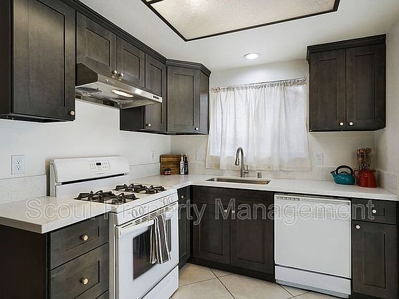 4th image of 9364 Fremontia Ave